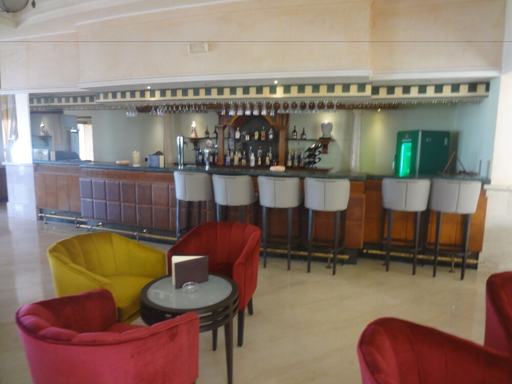 Hotel Bar