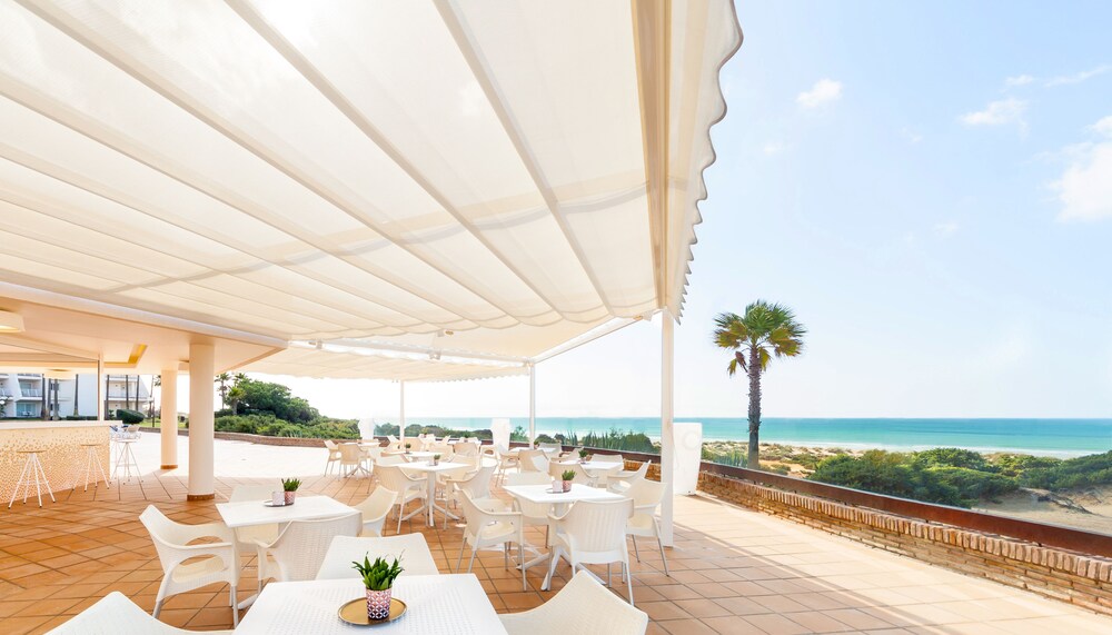 Poolside Bar