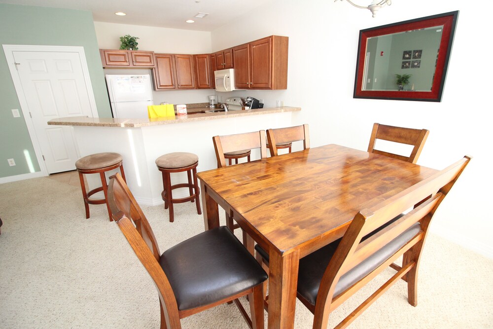 객실 내 식사 (2 Bedroom/2 Bathroom Premium Condo)