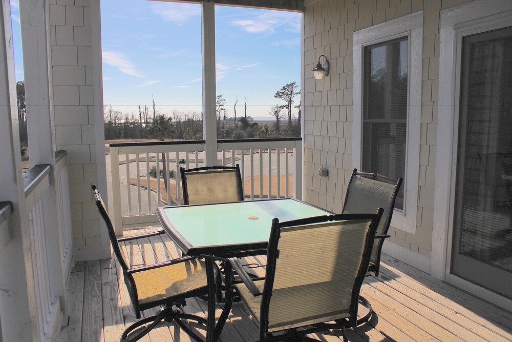 발코니 (3 bedroom/2 bathroom premium condo)