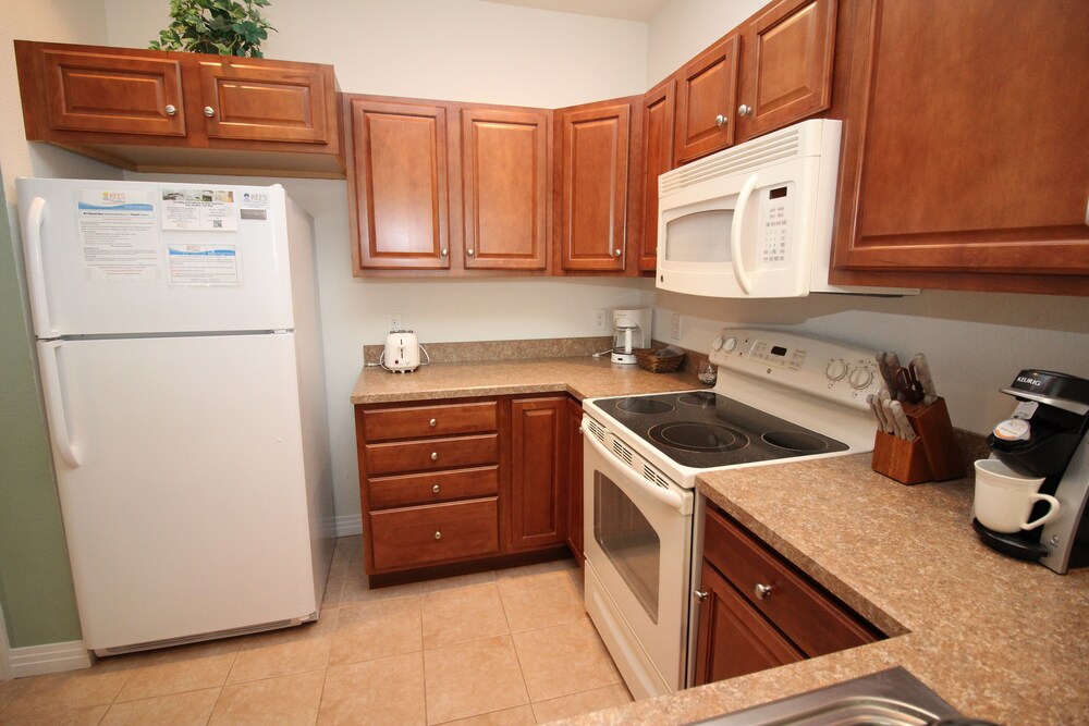 객실 내 주방 (2 Bedroom/2 Bathroom Premium Condo)