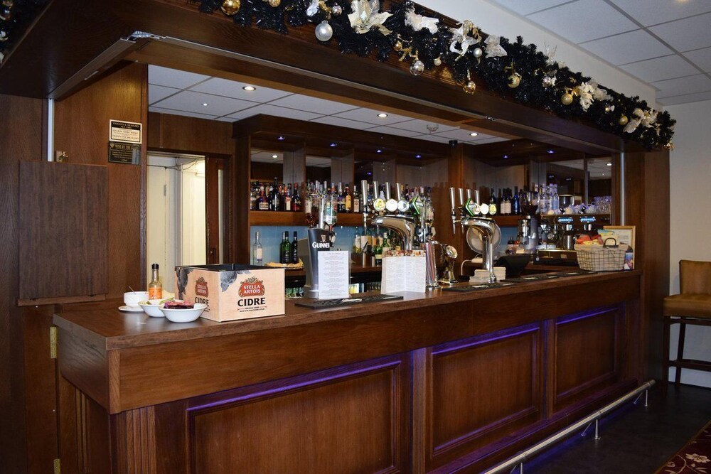 Hotel Bar