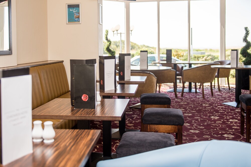 Hotel Lounge