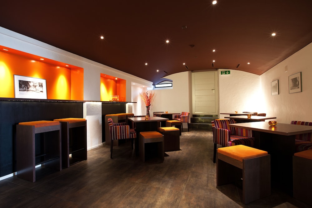 Hotel Bar