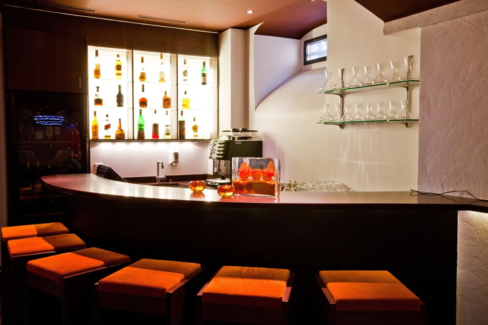 Hotel Lounge