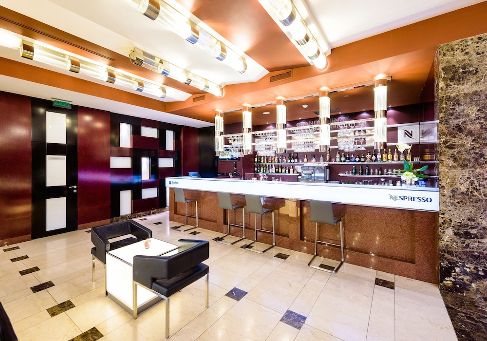Hotel Lounge