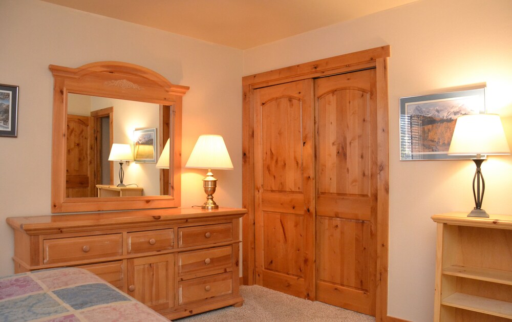 Deluxe Room, 2 Bedrooms - Guestroom