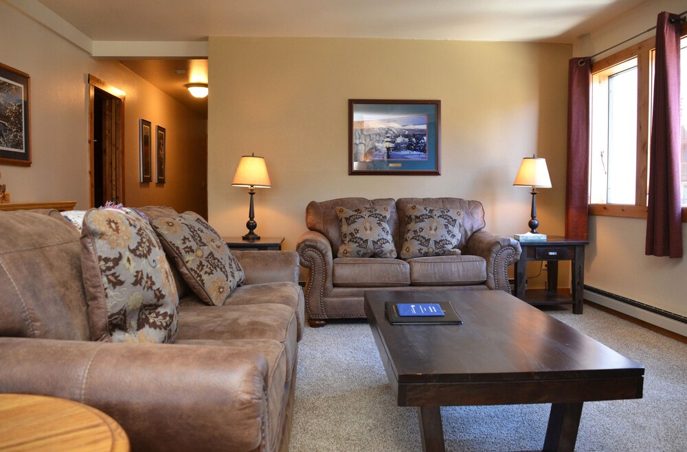 Deluxe Room, 2 Bedrooms - Featured Image
