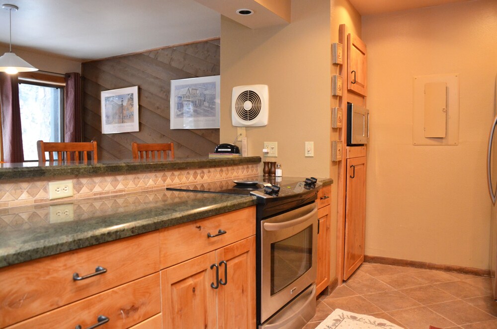 Deluxe Room, 2 Bedrooms - In-Room Kitchen