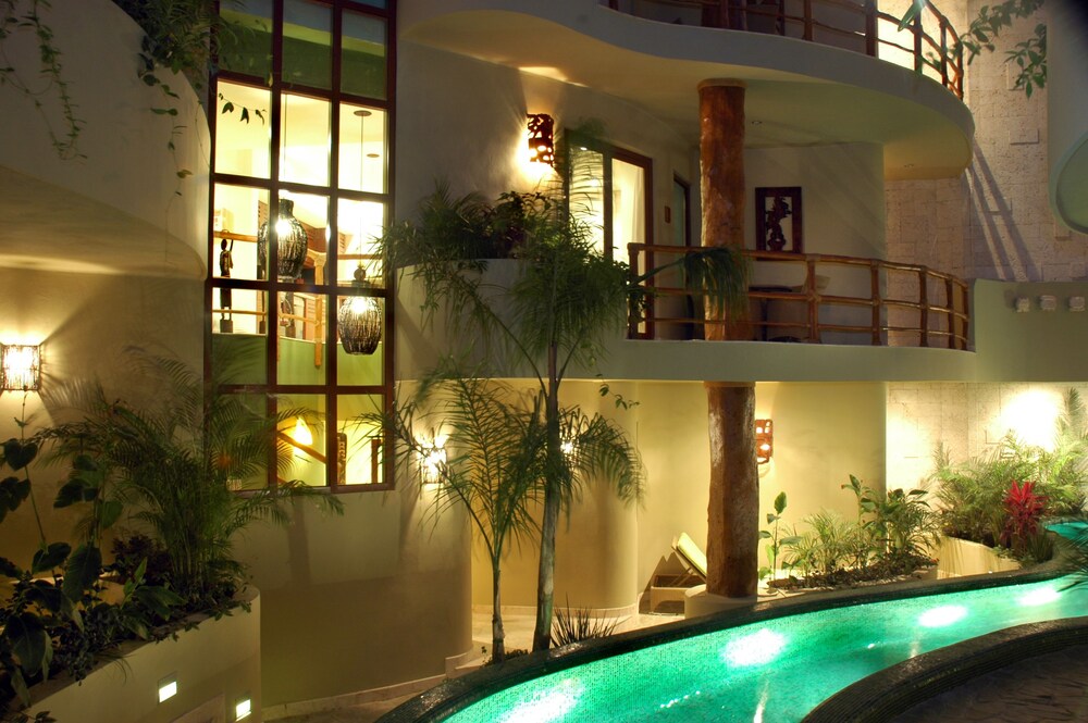 Standard Room, 3 Bedrooms - Guestroom View