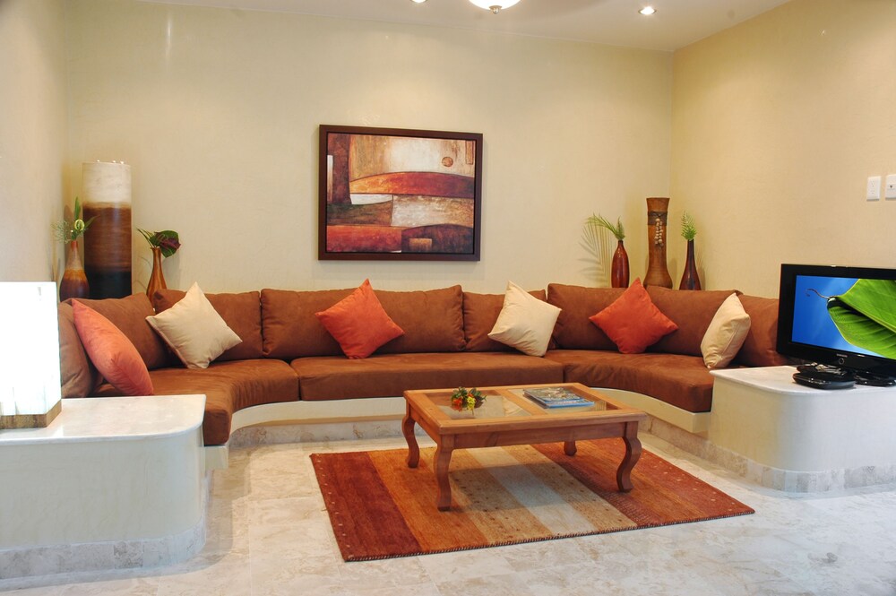 Standard Room, 2 Bedrooms - Living Area