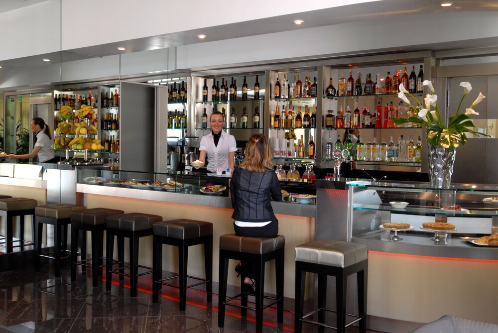 Hotel Lounge