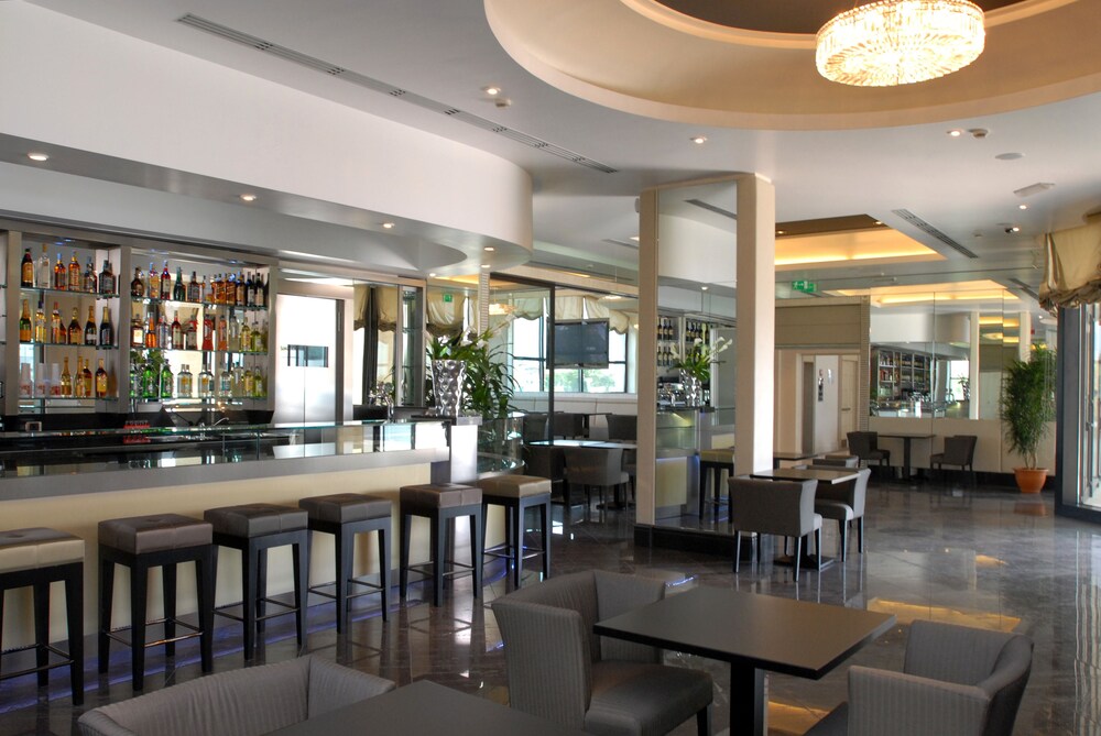 Hotel Lounge