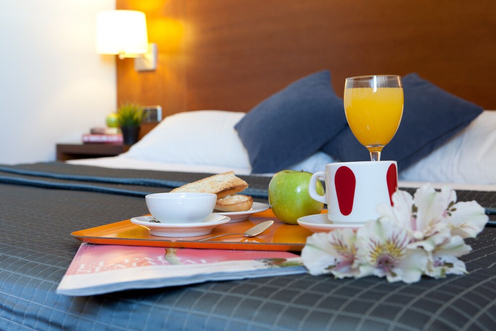 Room Service - Dining