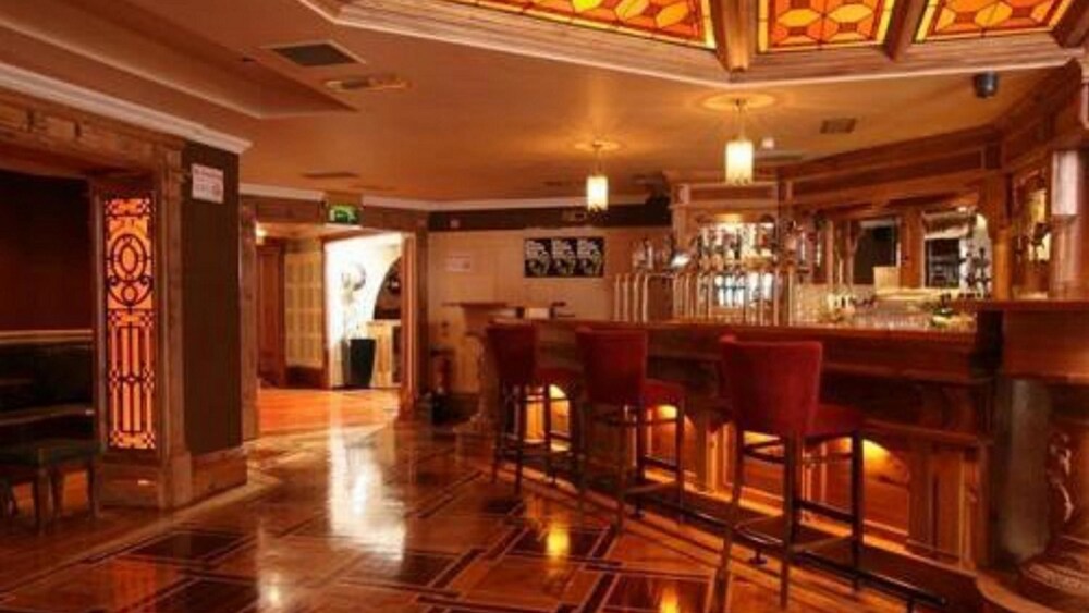 Hotel Bar