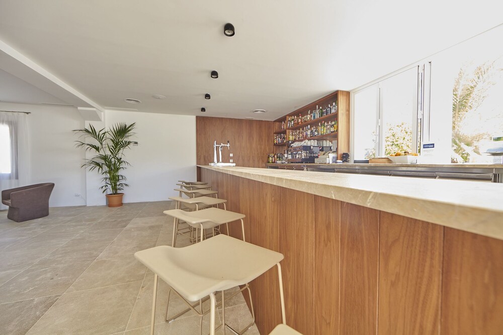 Hotel Bar