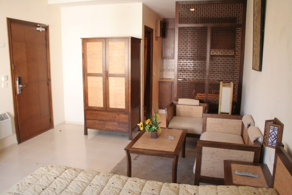 Studio - Bathroom