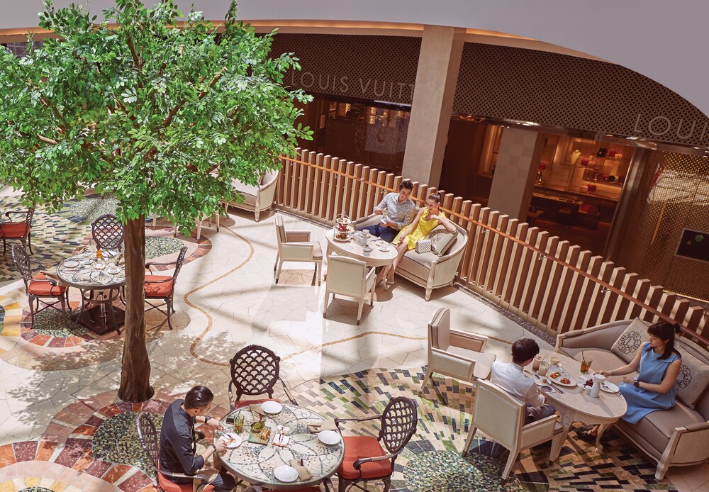 Hotel Lounge