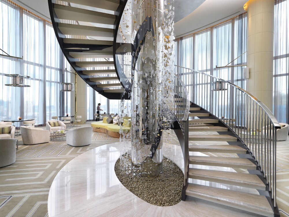 Hotel Lounge