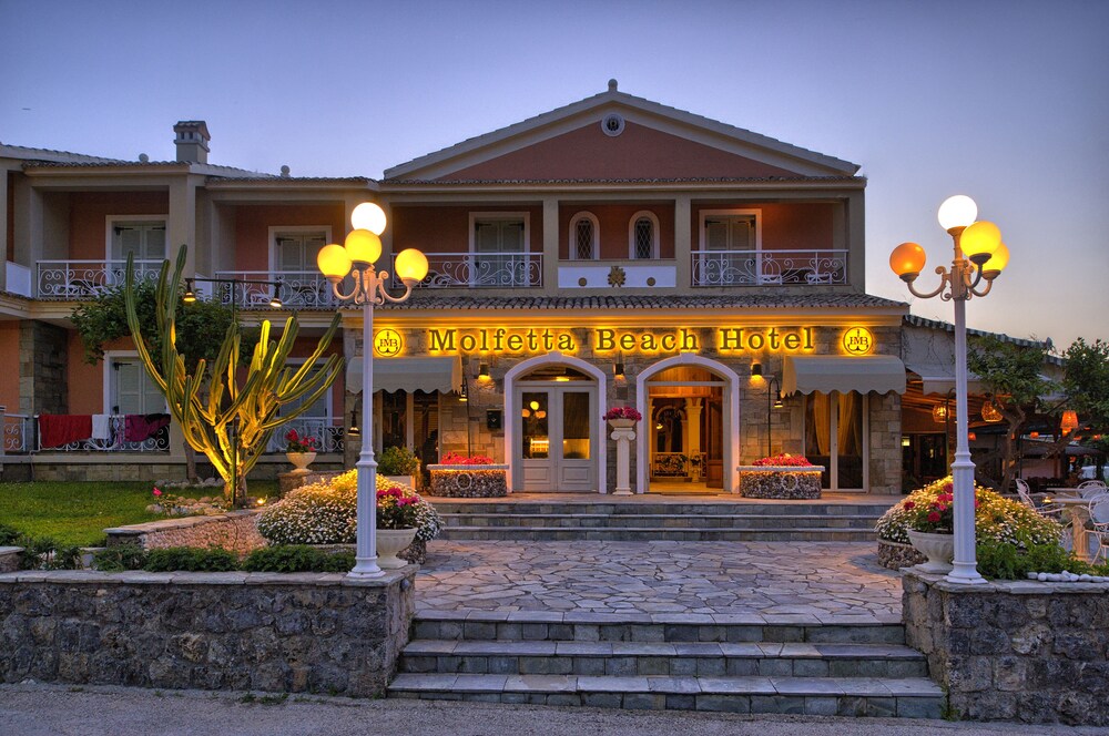 Facciata hotel (sera/notte)