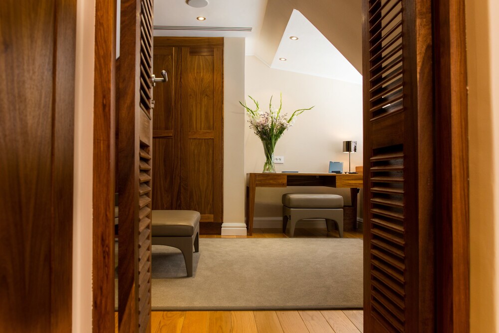 In-Room Business Center