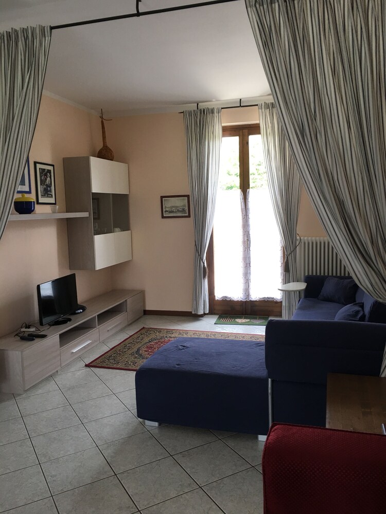 Standard Apartment, 2 Bedrooms - Living Room