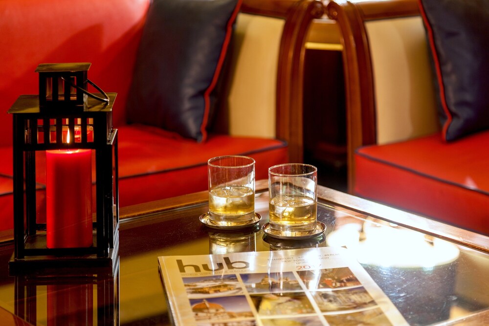 Hotel Bar