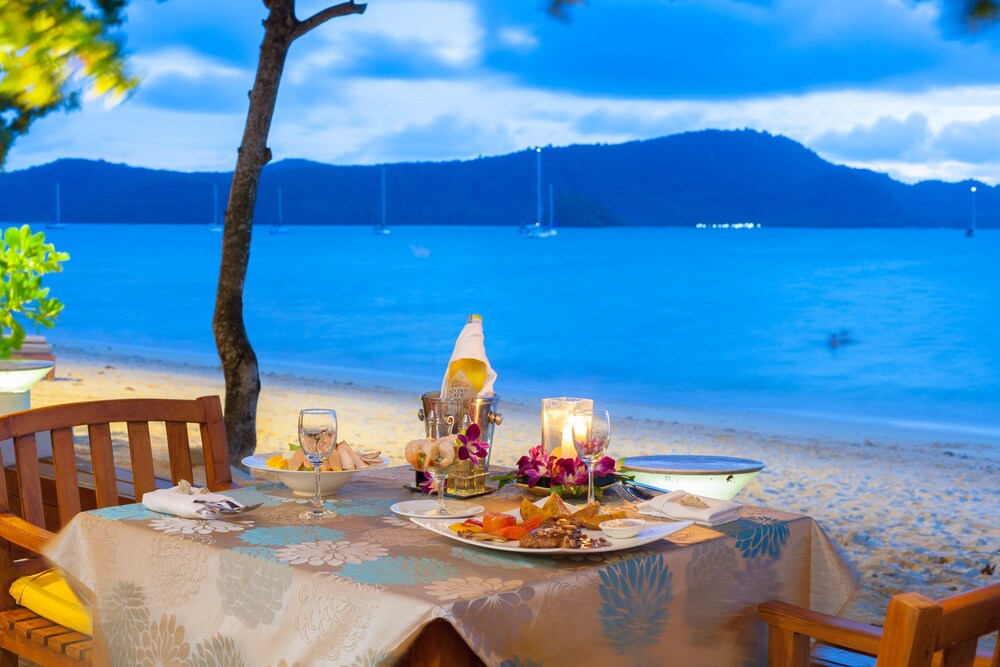 Couples Dining
