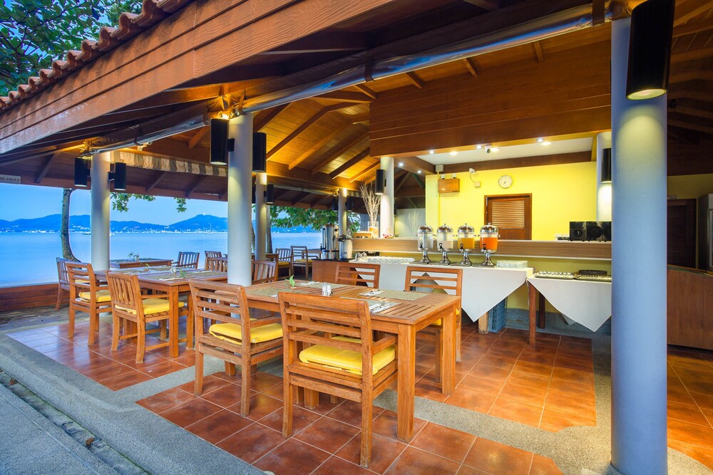 Hotel Lounge