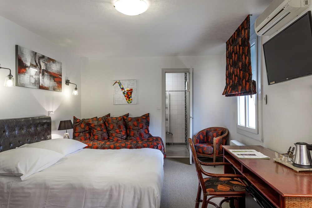 Guestroom
