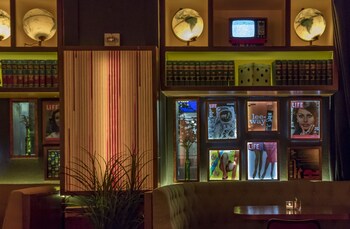 Hotel Lounge