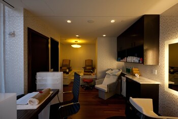 Nail Salon