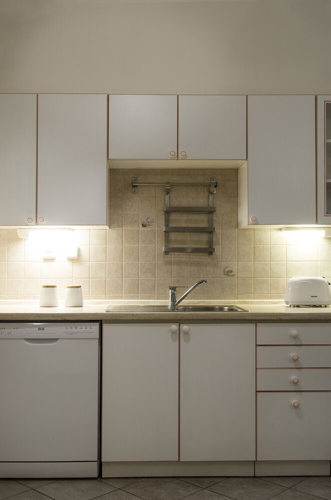 Classic Apartment, 2 Bedrooms - In-Room Kitchen