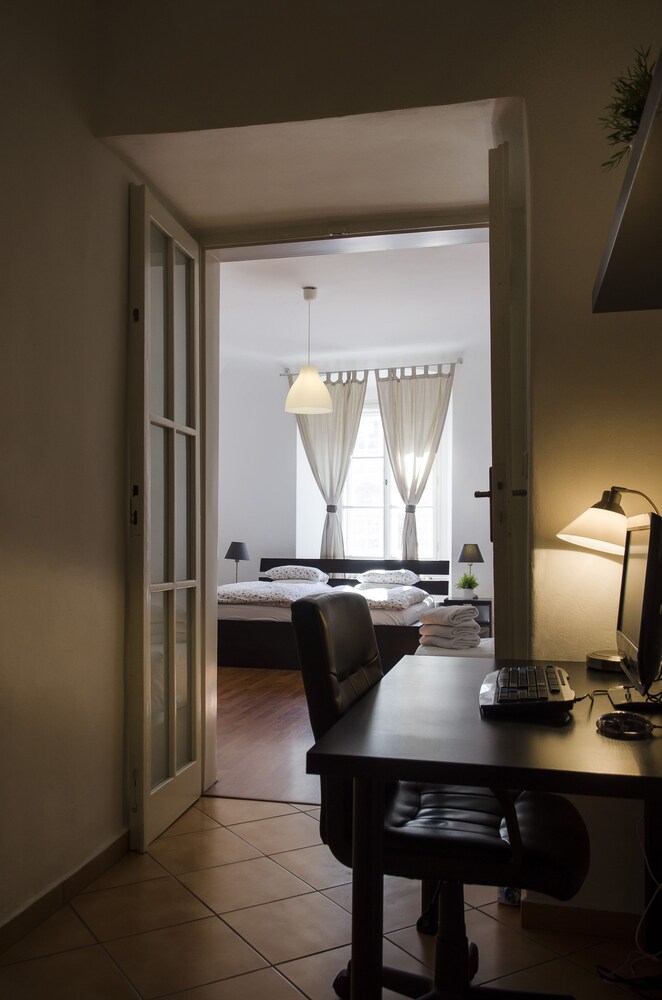 Comfort Apartment, 2 Bedrooms - In-Room Business Center
