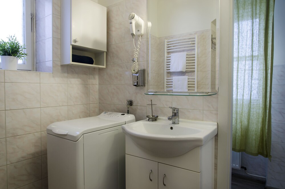 Family Apartment, 2 Bedrooms - Bathroom
