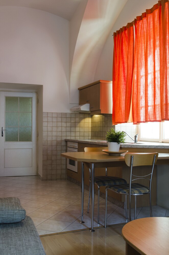 Classic Apartment, 1 Bedroom - In-Room Kitchen