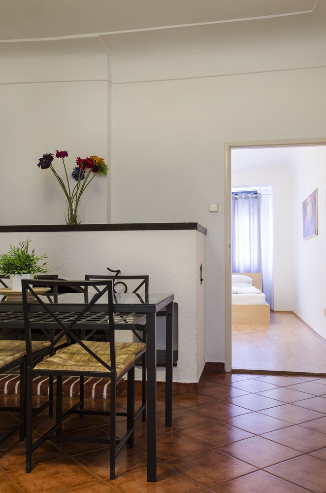 Family Apartment, 2 Bedrooms - Living Room