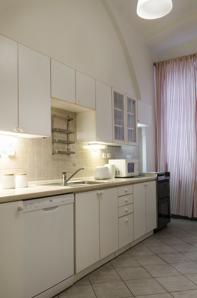 Classic Apartment, 2 Bedrooms - In-Room Kitchen