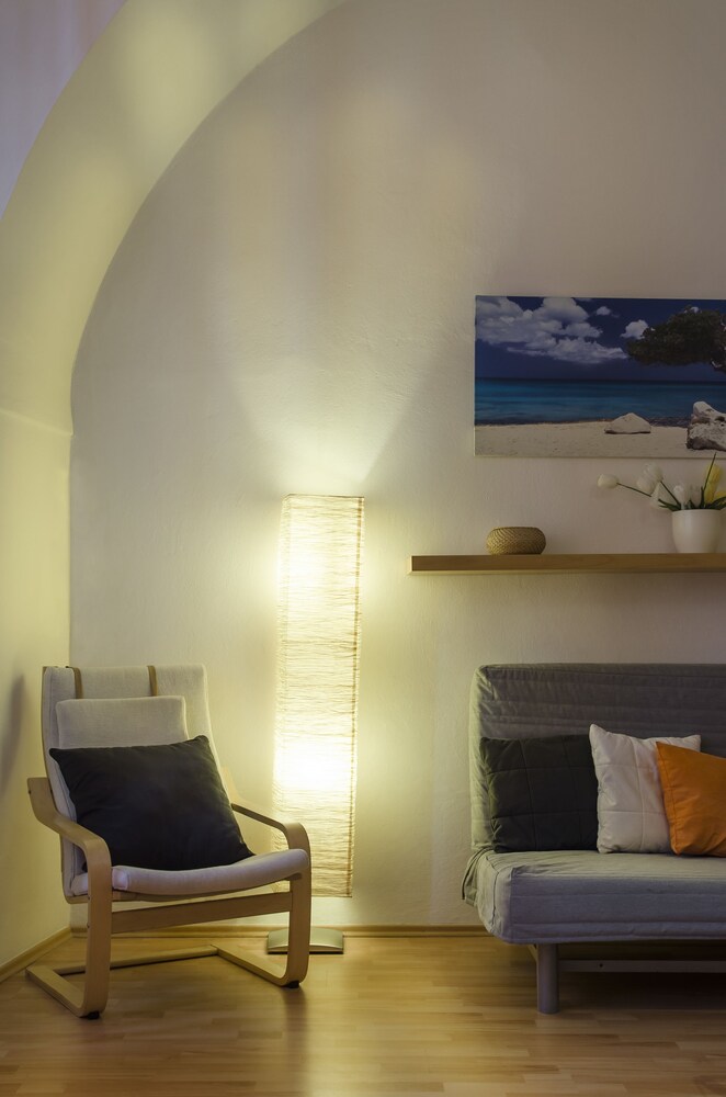 Classic Apartment, 2 Bedrooms - Living Room