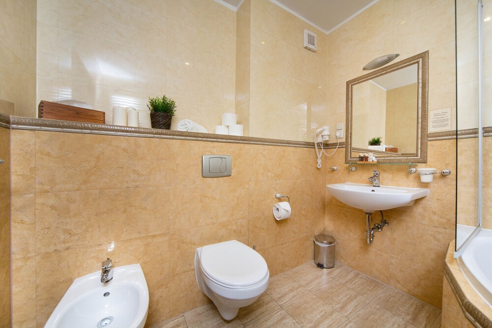 Triple Room - Bathroom