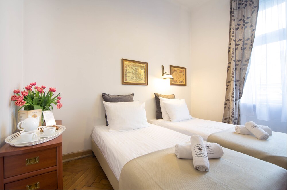 Double or Twin Room - Guestroom