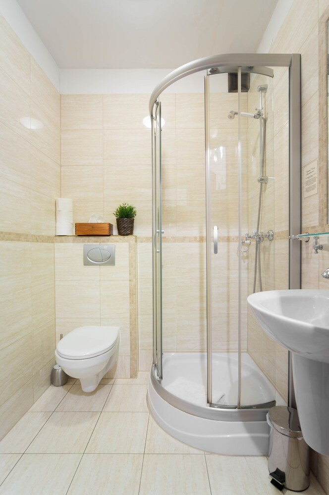 Double or Twin Room - Bathroom