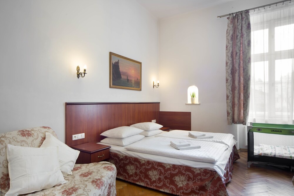 Economy Studio - Guestroom