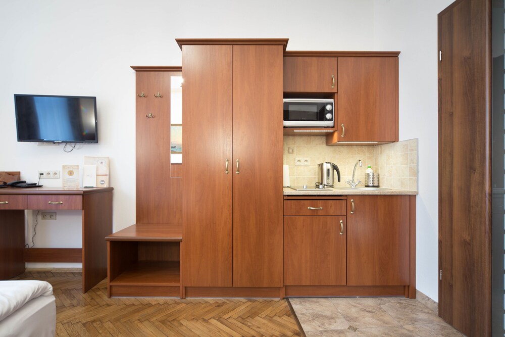Economy Studio - In-Room Kitchenette