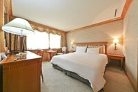 Business Suite, 1 Queen Bed, City View