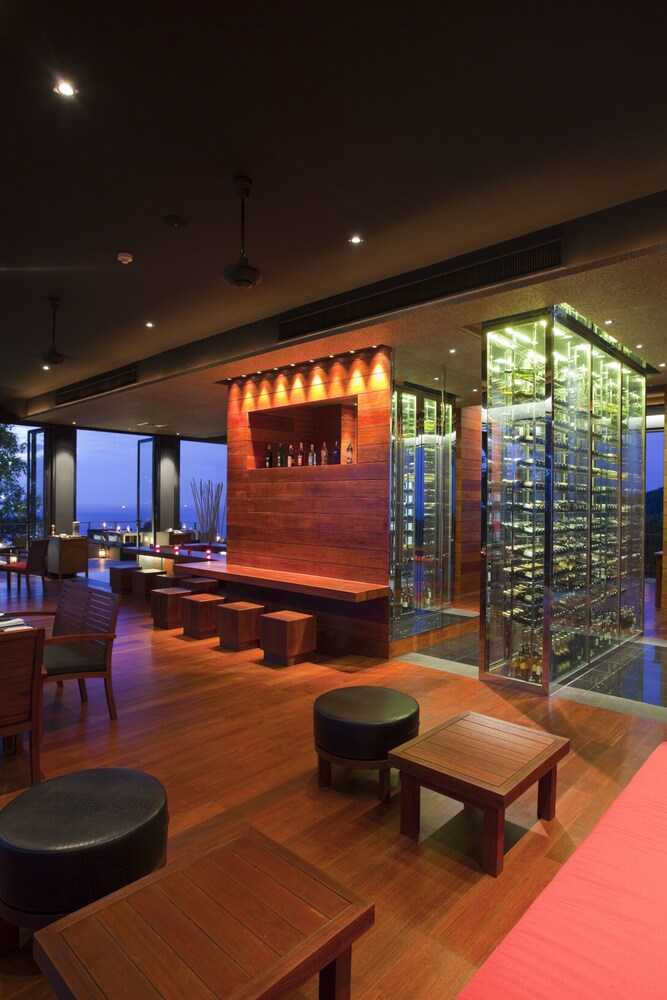 Hotel Lounge