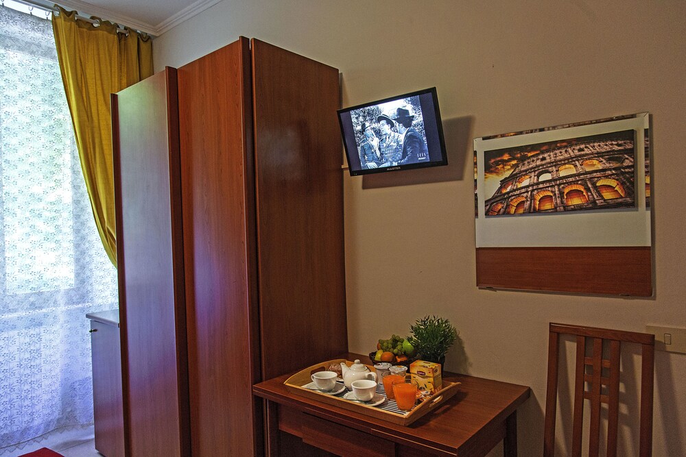 Room Service - Dining