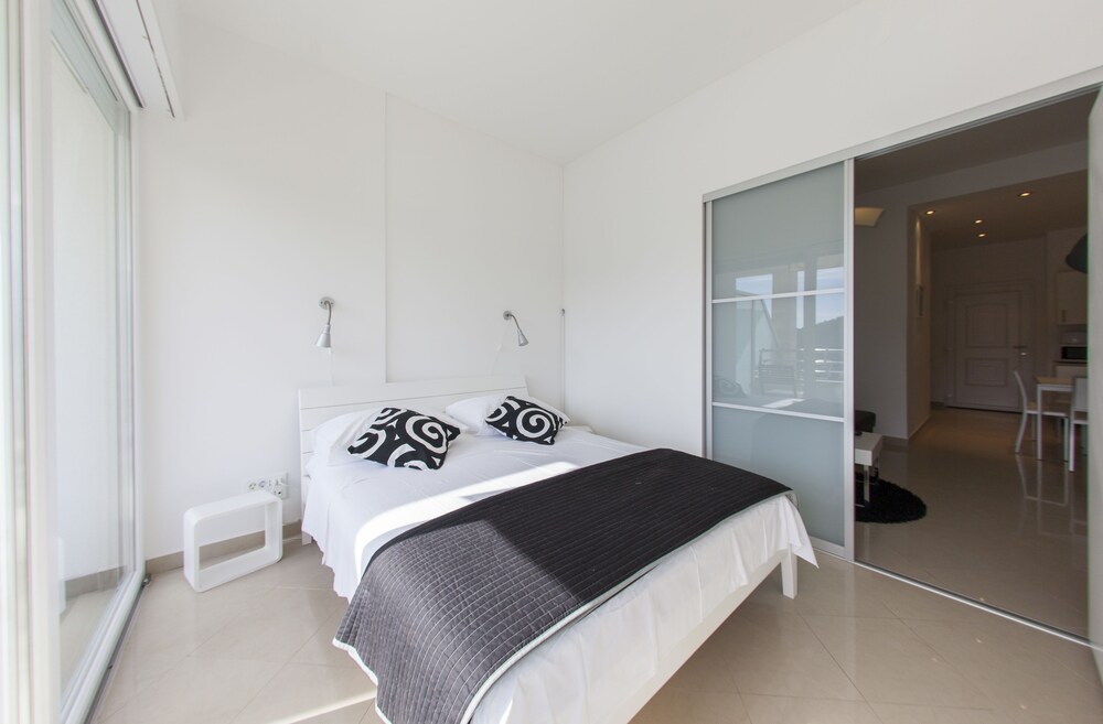 Premier Apartment, Balcony, Sea View - Guestroom
