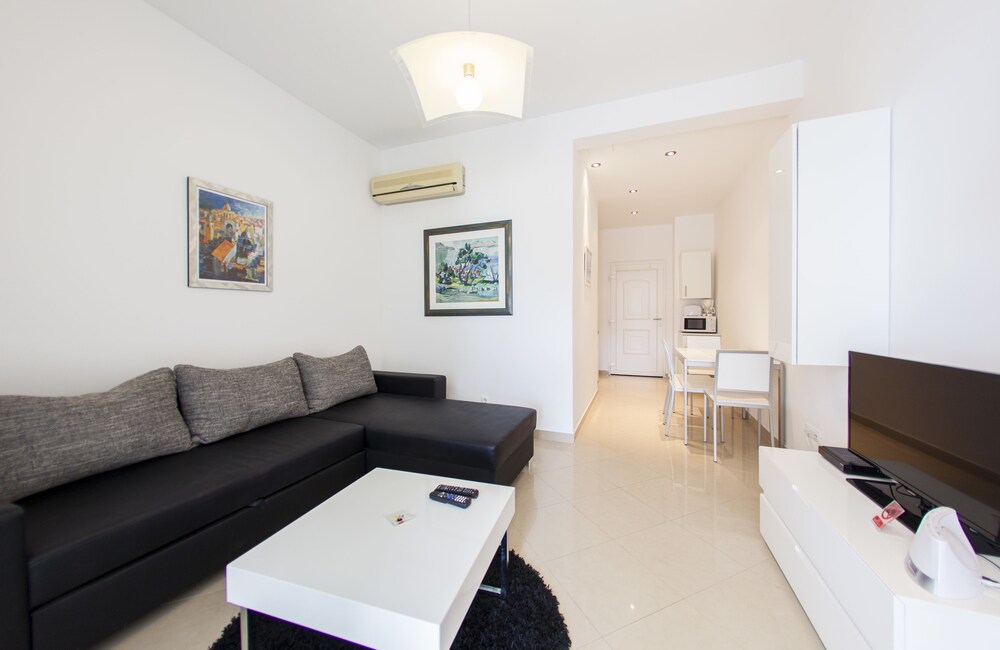 Premier Apartment, Balcony, Sea View - Guestroom