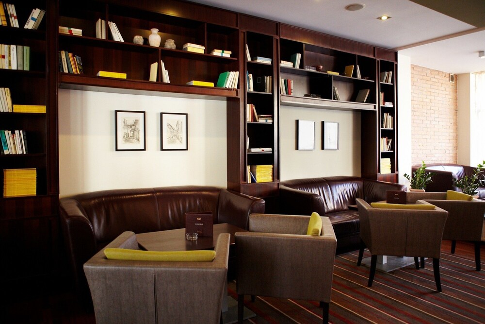 Hotel Bar